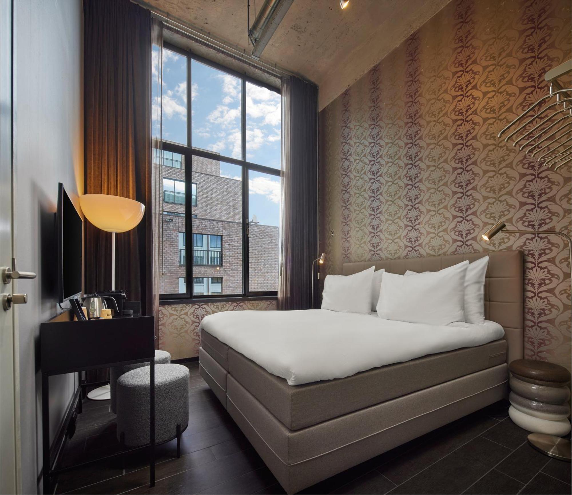Westcord Hotel 4*